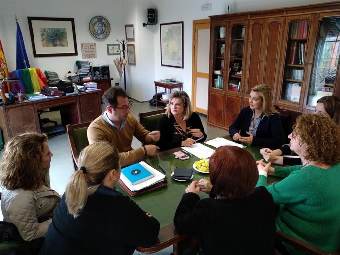 [Sevilla] Np Ayuntamiento Alcalá De Guadaíra Reunion Junta Ampa Ies Albero Y Ayu