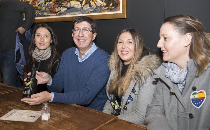Juan Marín (Cs) durante un paseo electoral en Jaén