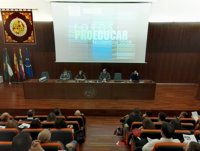 Un centenar de profesionales abordan en Linares (Jaén) el programa Proeducar