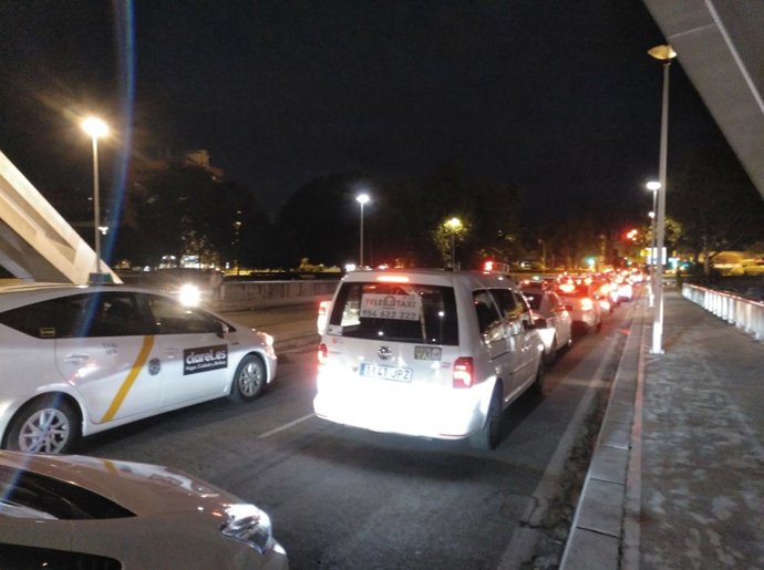 Manifestación de taxistas en Sevilla