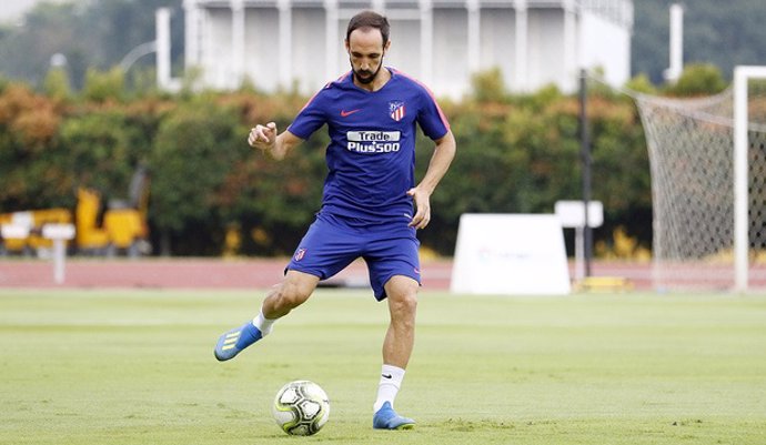 Juanfran Torres entrenando con el Atlético