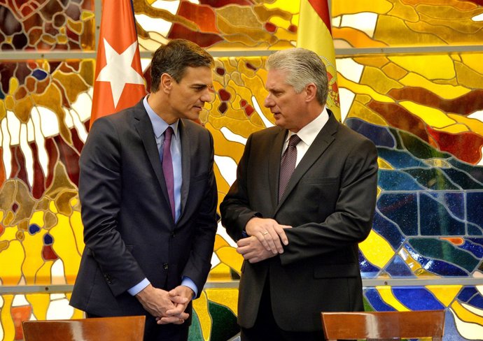 Pedro Sánchez se reúne con Miguel Diaz-Canel en La Habana