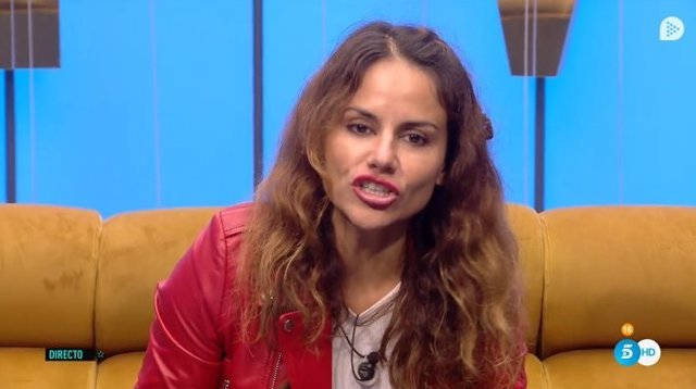 MÓNICA HOYOS DENTRO DE LA CASA DE GRAN HERMANO VIP