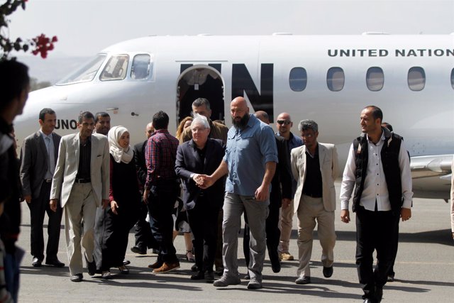 Martin Griffiths, enviado de la ONU, llega a Saná