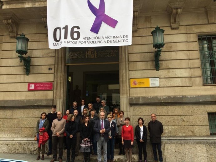Minuto de silencio en la Delegación del Gobierno en Baleares