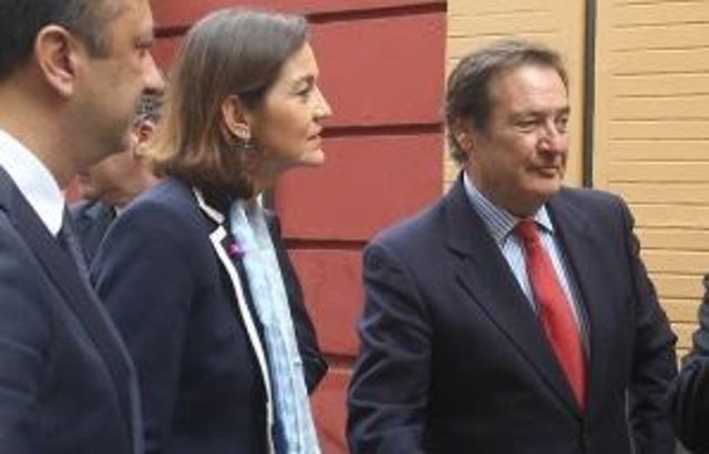 Carlos Camacho, en una reciente reunión de Asemesa con la ministra del ramo