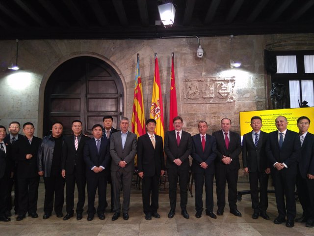 Firma del convenio en el Palau de la Generalitat