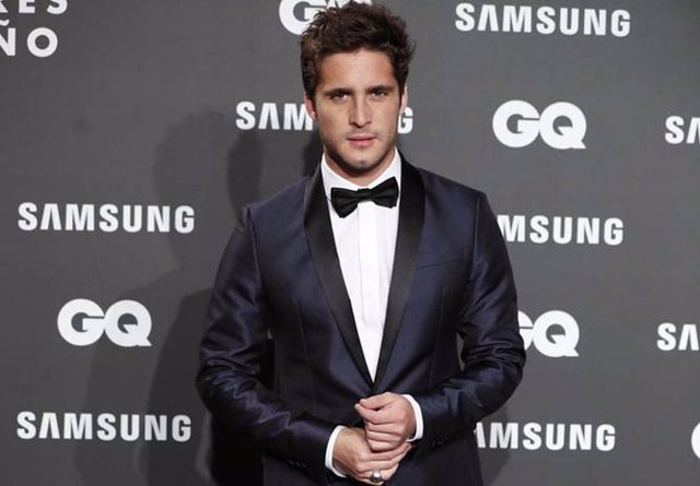 DIEGO BONETA GANA EL PREMIO A MEJOR ACTOR INTERNACIONAL GQ