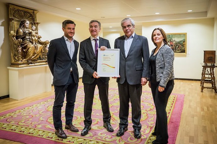 Entrega del sello a la excelencia