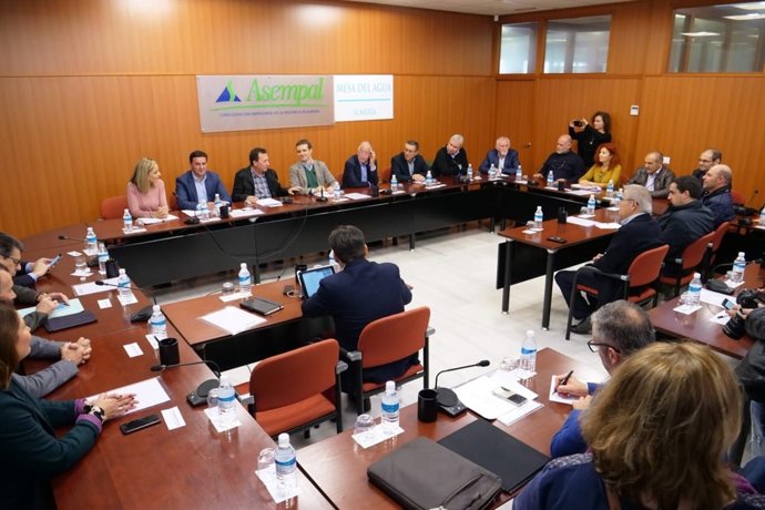 Pablo Casado (PP) se reúne con regantes en Almería