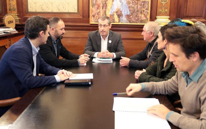Reunión entre gobierno foral de Gipuzkoa y EH Bildu