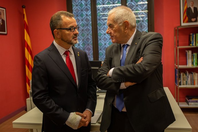 Traspàs de funcions de l'exconseller Ernest Maragall al conseller Alfred Bosch 