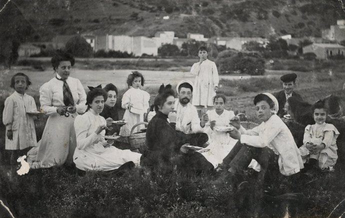 Exponen 180 fotografías de la familia Mascort desde mediados del siglo XIX