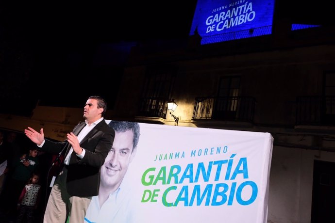 Pepe Ortiz, candidato a la Junta por Cádiz, en un acto de campaña