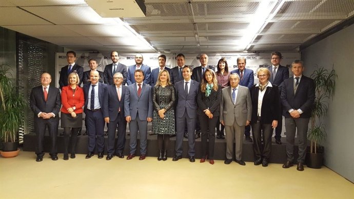 Pilar Alegría participa en la graduación de ESIC.