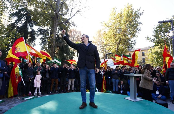 Pablo Casado en un mitin en Granada