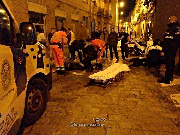 Accidente de una motorista y una peatón