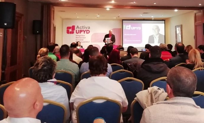 Acto de campaña de UPyD en Sevilla