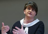 El DUP confirma que votará en contra del acuerdo del Brexit y podría dejar a May en minoría en el Parlamento