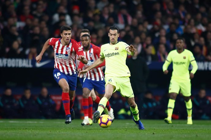 Soccer: La Liga - Atletico de Madrid v FC Barcelona