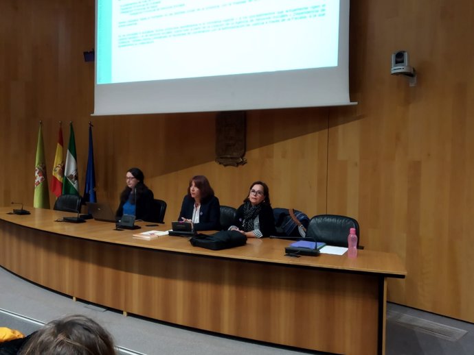 Talleres de formación para sanitarios de la Diputación de Granada
