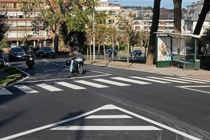 Nuevo asfaltado en la Avenida de los Infantes