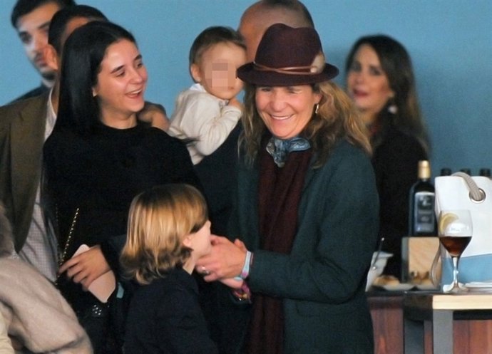 LA INFANTA ELENA Y VICTORIA FEDERICA EN LA MADRID HORSE WEEK