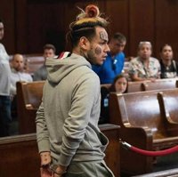 Acusan al rapero Tekashi 6ix9ine de recibir un trato de favor en prisión