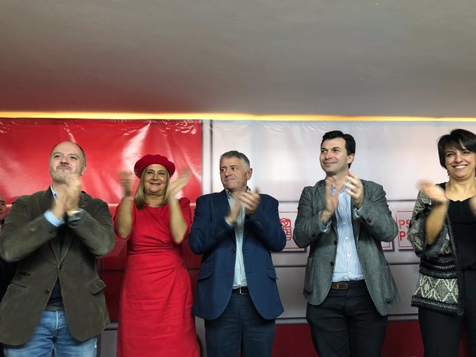 Carmela Silva y Gonzalo Caballero presentan a Manuel Cuíña, candidato en Silleda