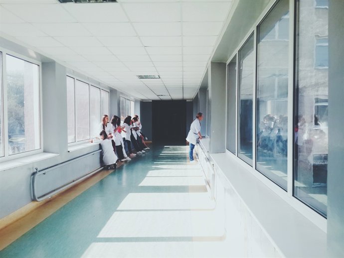 Professionals sanitaris en un centre