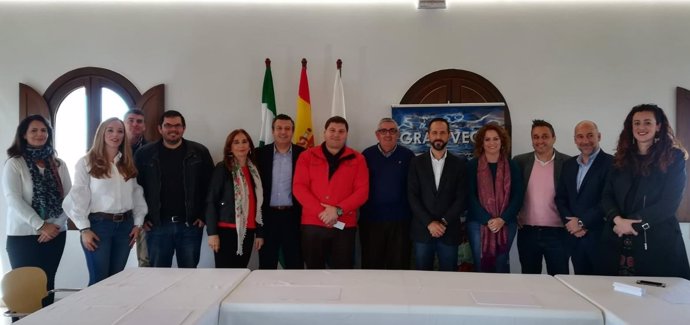 Firma del convenio entre Gran Vega Sevilla y Guadalhayan