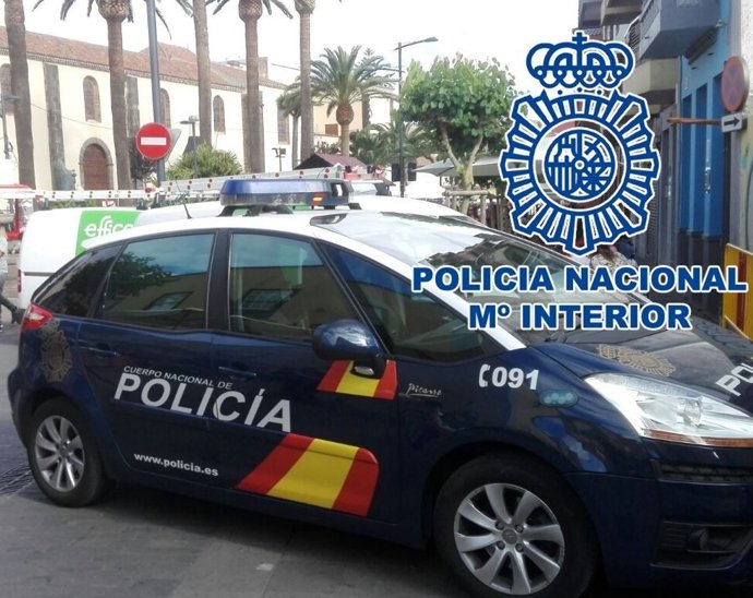 Coche de la Policía Nacional en La Laguna
