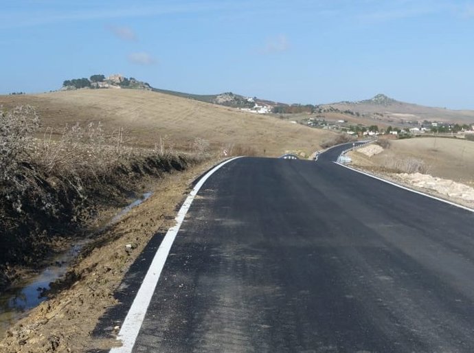 Tramo reparado de la carretera Bornos-Espera