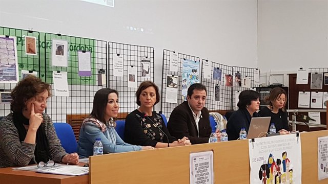 López participa en una actividad con del Día contra la Violencia de Género