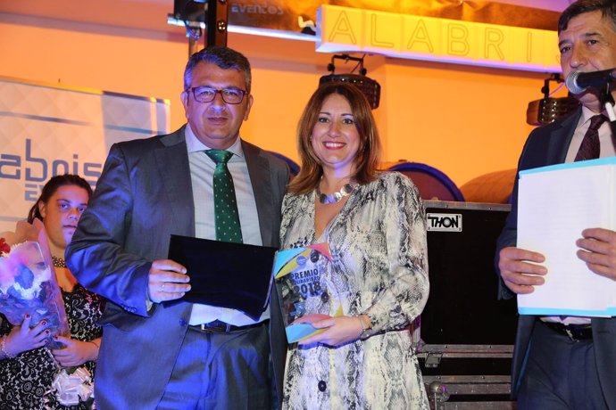 Diputación recoge el premio recibido por Cedown
