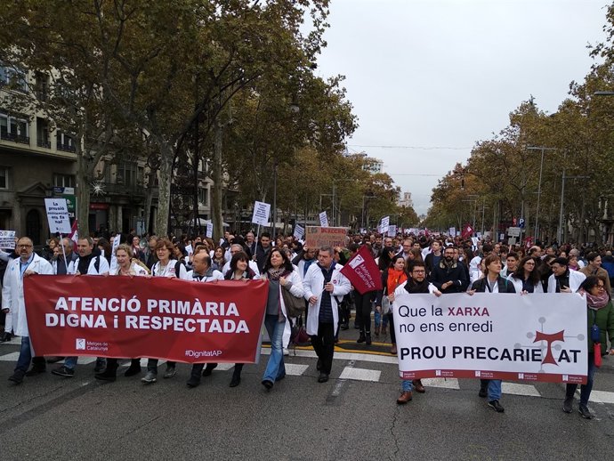 Marxa de metges per la vaga en l'ICS i la sanitat concertada