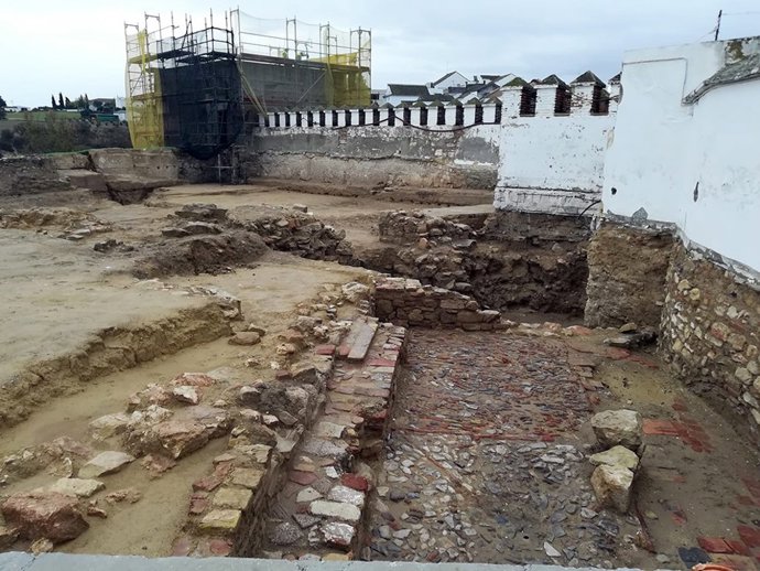 Excavaciones en el yacimiento arqueológico