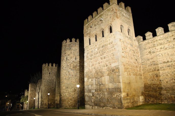 Nueva iluminación en la muralla de Toledo