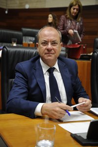 Monago rechaza los PGEx "fake" 2019 porque "meten en el hoyo" a Extremadura y "pagan" la campaña del PSOE