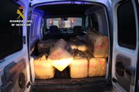 Localizan 370 kilos de hachís en el interior de una furgoneta en la A-49