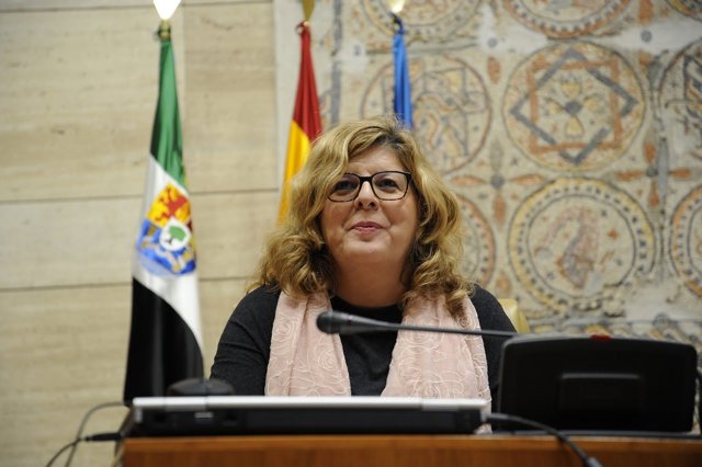 Victoria Domínguez en el pleno de la Asamblea