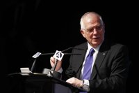 Iglesias pide la dimisión de Borrell: "El Gobierno no se puede permitir un ministro sancionado por la CNMV"