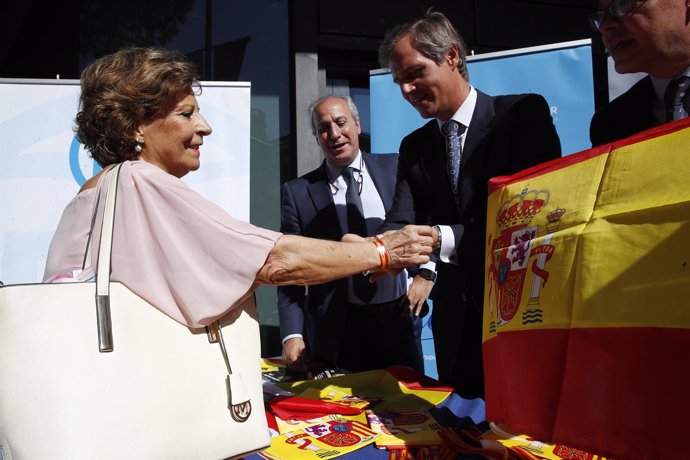 El PP de Madrid inicia su campaña Pon una bandera en tu balcón