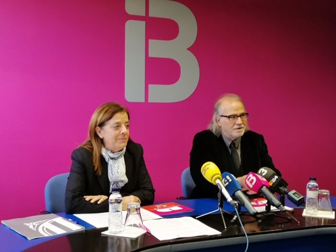 Firma del acuerdo de colaboración entre IB3 y TV3, con el que crean Bon Dia TV