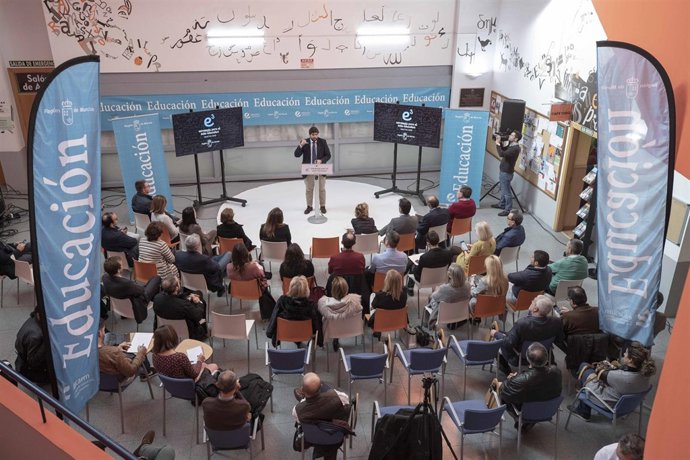 López Miras en la presentación de ‘Estrategia de Éxito Educativo: Objetivo 2020'