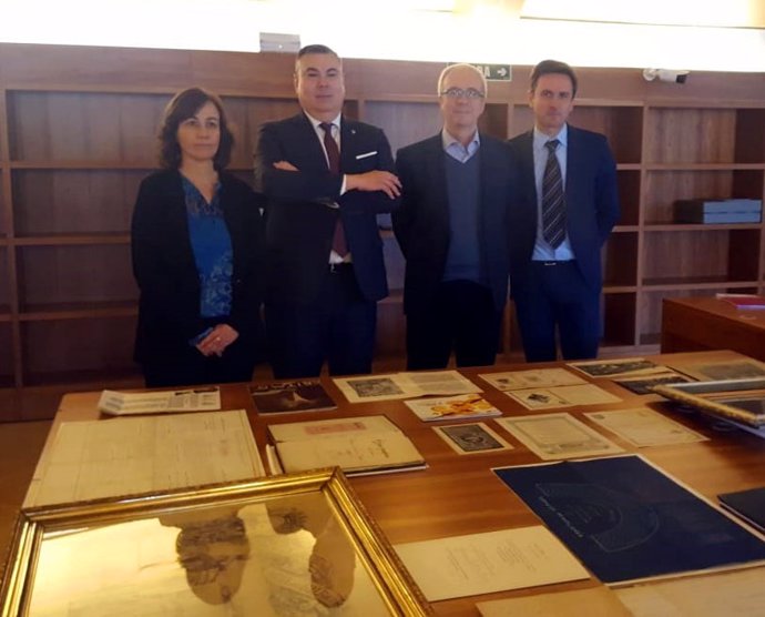 Herrera, Sánchez, Llansó y Palacios, junto a una pequeña muestra de documentos
