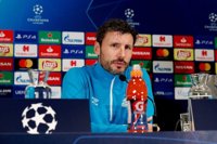 Van Bommel: "Será duro pero podemos poner en dificultad al Barça"