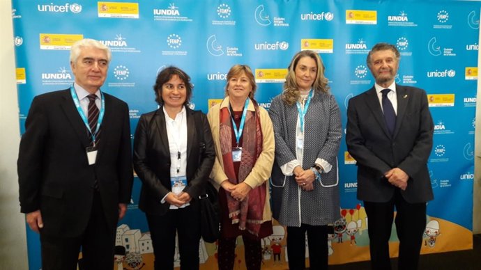 Luisa Broto recoge el reconocimiento Ciudad Amiga de la Infancia