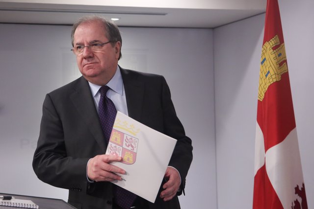 Reunión de Pedro Sánchez con el presidente de Castilla y León, Juan Vicente Herr