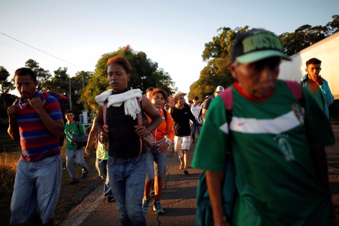 Migrantes centroamericanos de la caravana que se dirige a EEUU